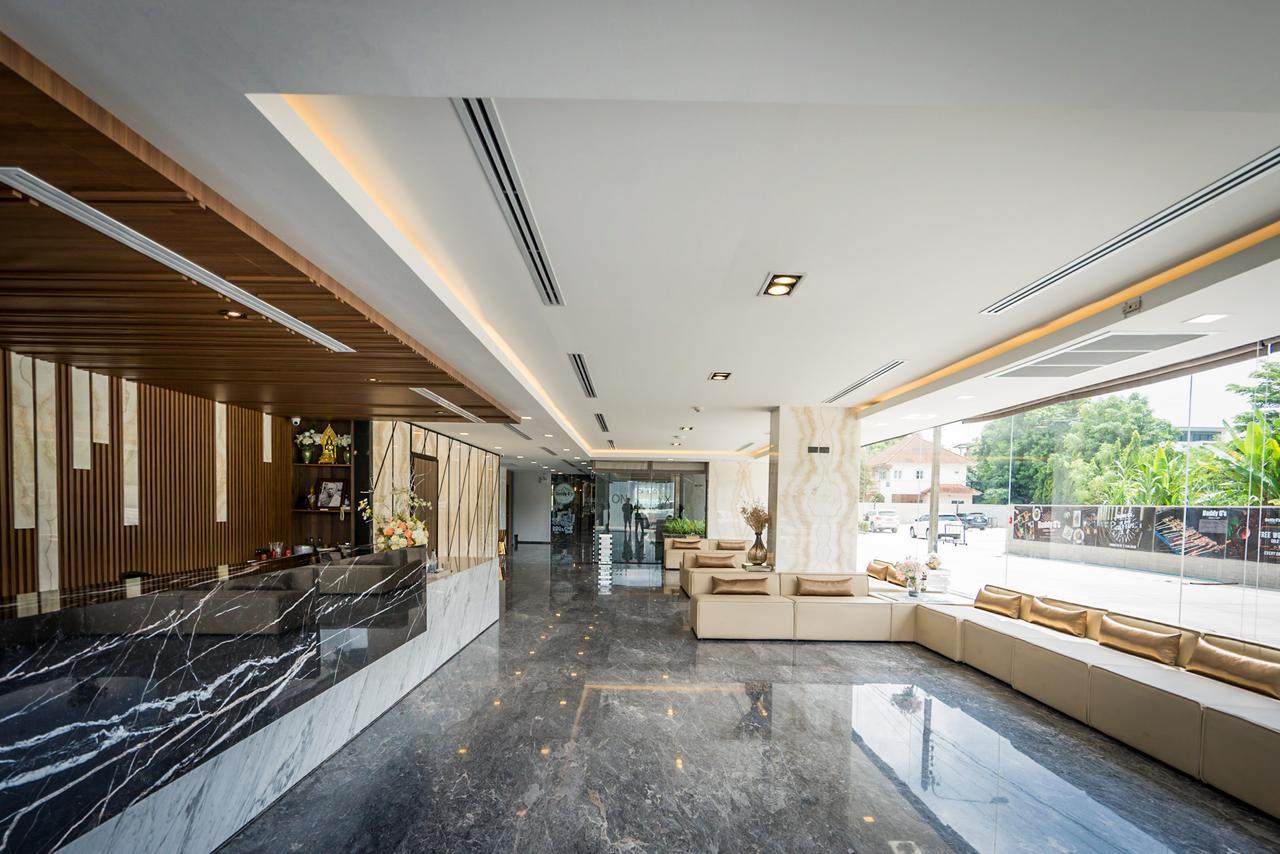 Onix Hotel Bangkok Exterior photo