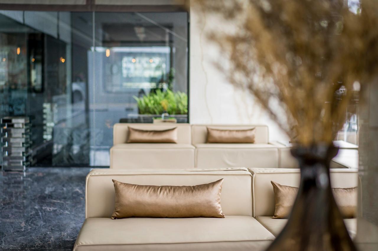 Onix Hotel Bangkok Exterior photo