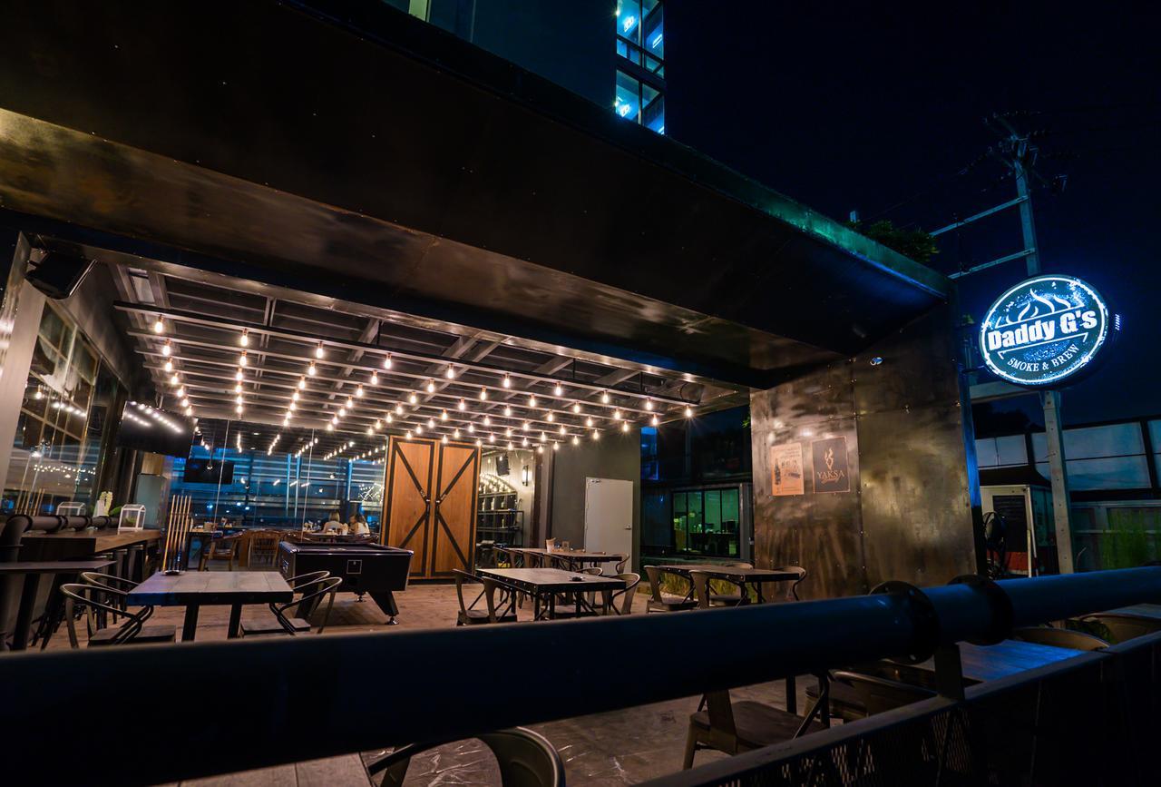 Onix Hotel Bangkok Exterior photo