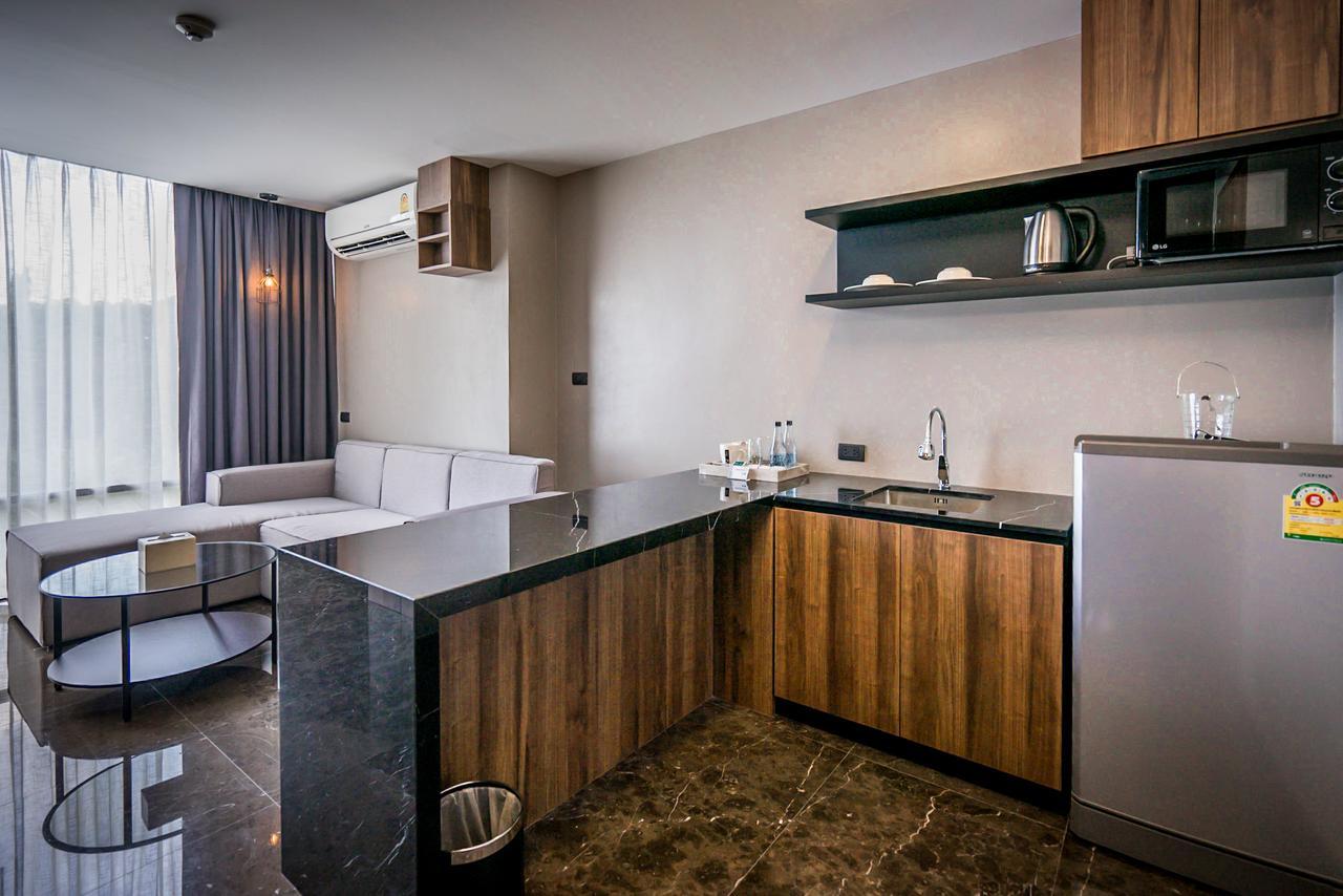 Onix Hotel Bangkok Exterior photo